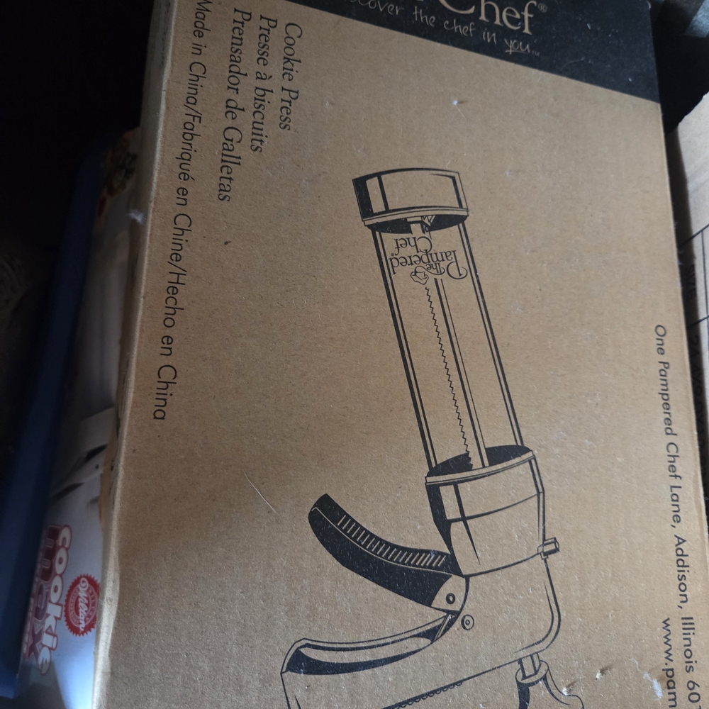 Pampered Chef Cookie Press with Black Handle